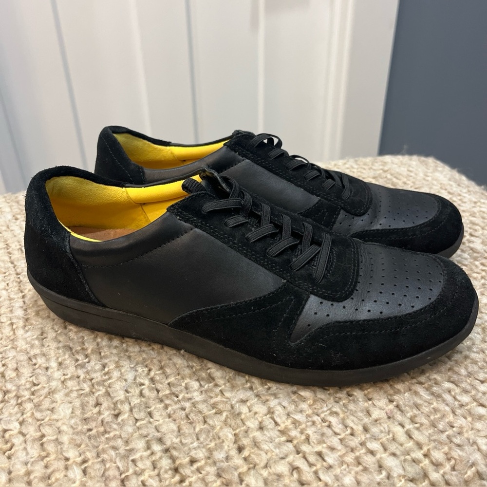 VIONIC Karigan Leather Suede Casual Comfort Shoe Sneaker in Black Size 9.5